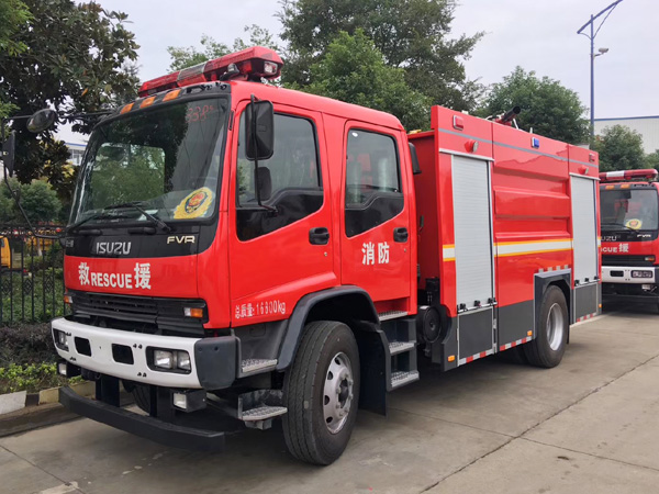 五十鈴7噸泡沫消防車